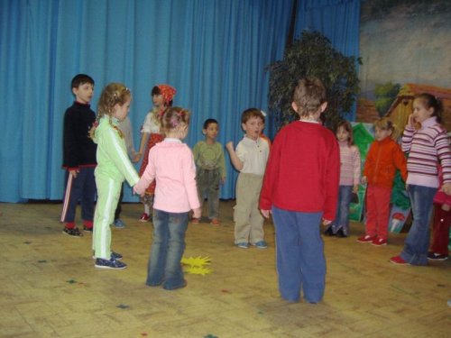 Hraje celá dědina aneb S veselou myslí na nesmysly. - 18.3.2006